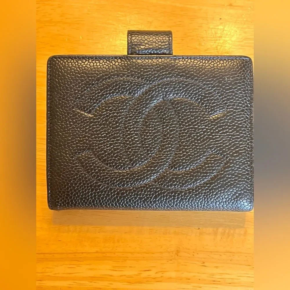 Chanel Caviar Black Leather Wallet  Luxury Caviar Leather Vintage